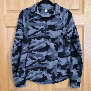 Old Navy Quarter-zip, size medium, camo